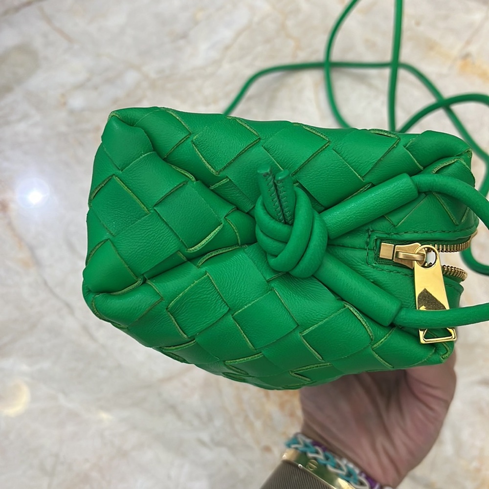 Bottega Veneta Mini loop in parakeet - Picture 8 of 11